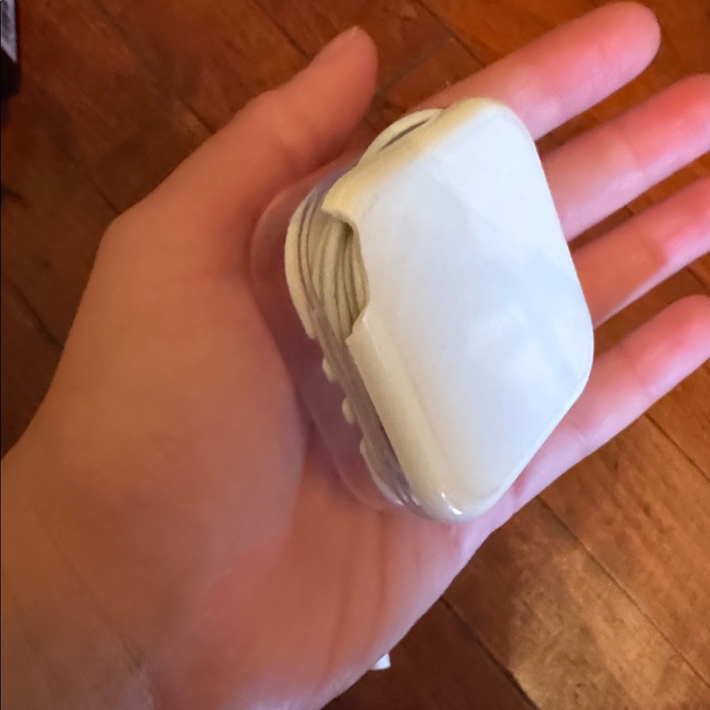 White Wired Earbuds with Adapter from Apple - Picture 2 of 5